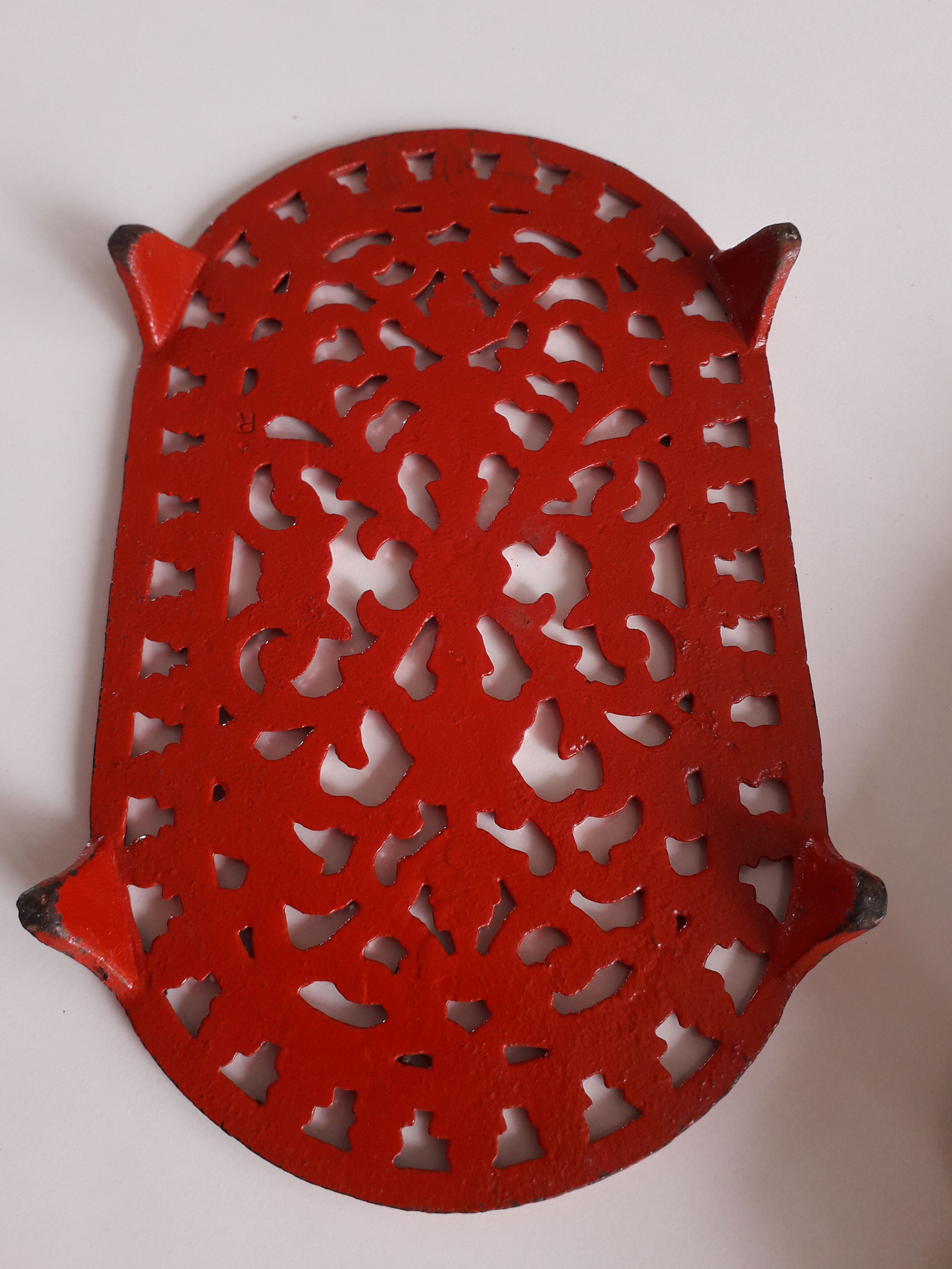 Cast iron trivet