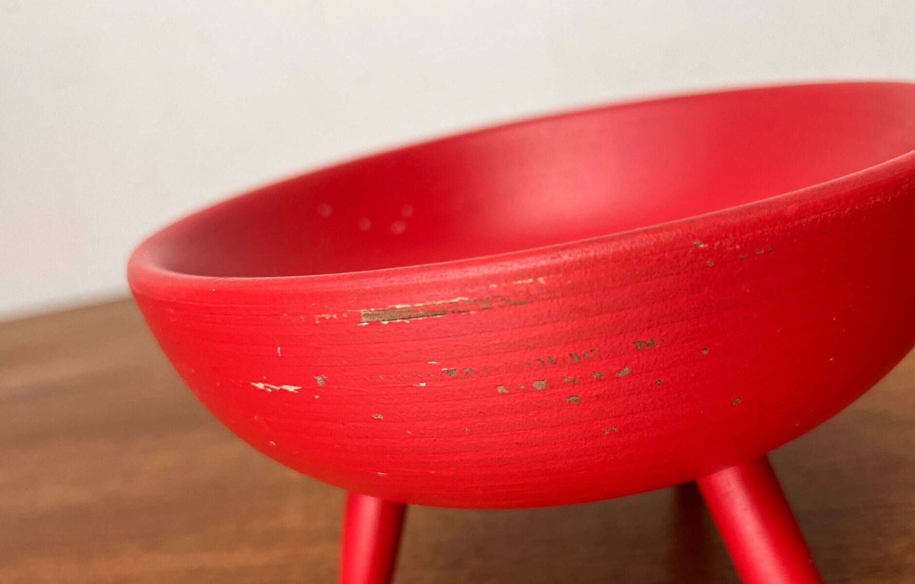 Mid-Century Modern Red Tripod Bowl in Wood from Paavo Asikainen, Finland, 1960s
