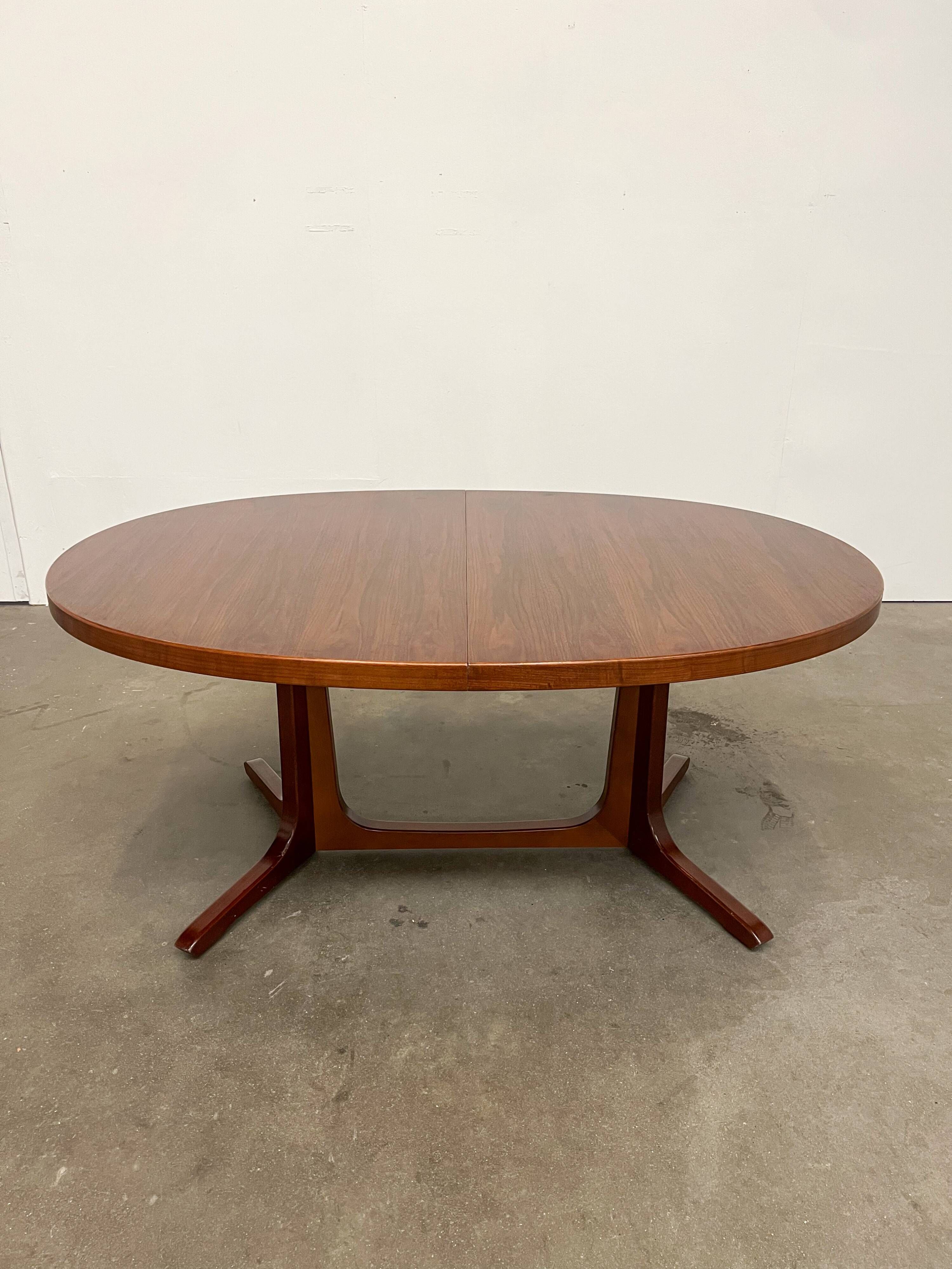Vintage Baumann extendable table – 2 integrated extensions, 1960s