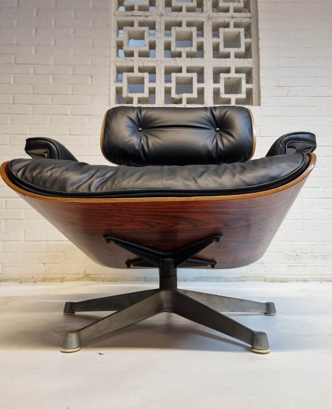 Eames Lounge chair & ottoman by Charles & Ray Eames for Herman Miller