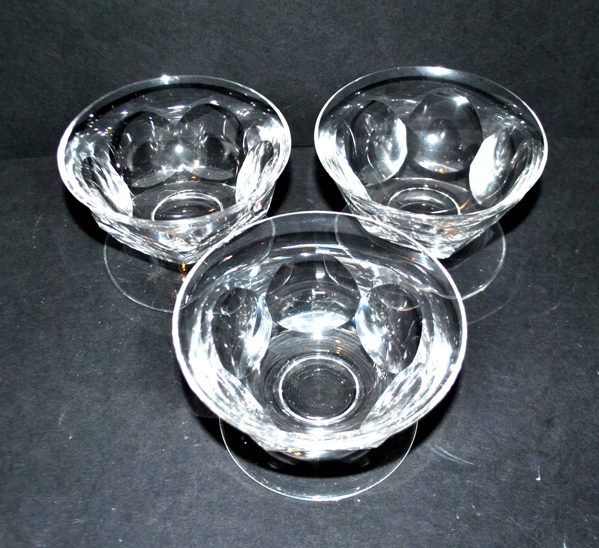 Set of 3 old champagne glasses in cut crystal with flat ribs Saint Louis? Béarn Talleyrand