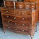 Commode ancienne plaquée et incrustée, XVIIIe siècle, Italie du Nord