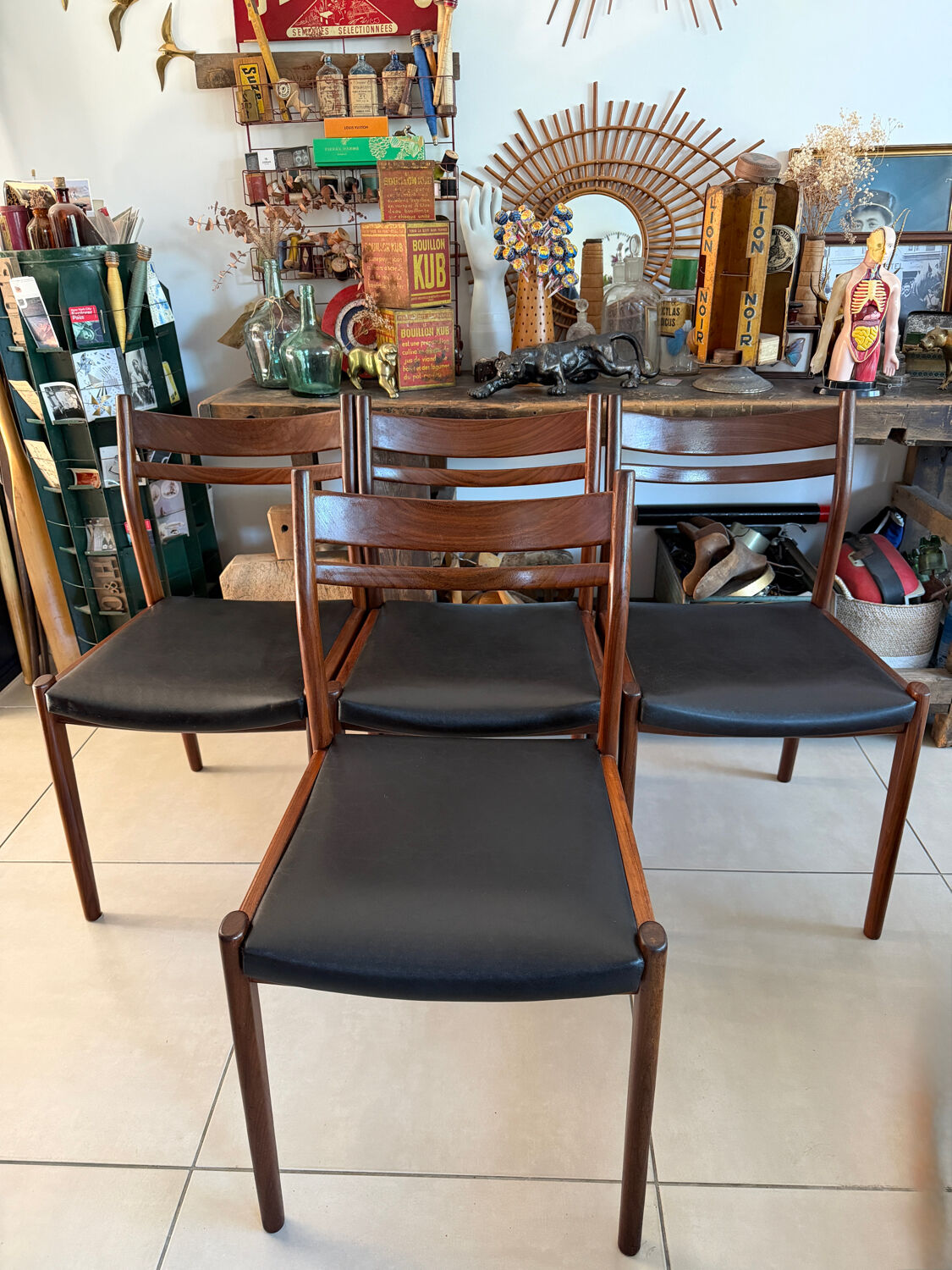 Set of 4 Mid-Century chairs – Gessef (Italy)