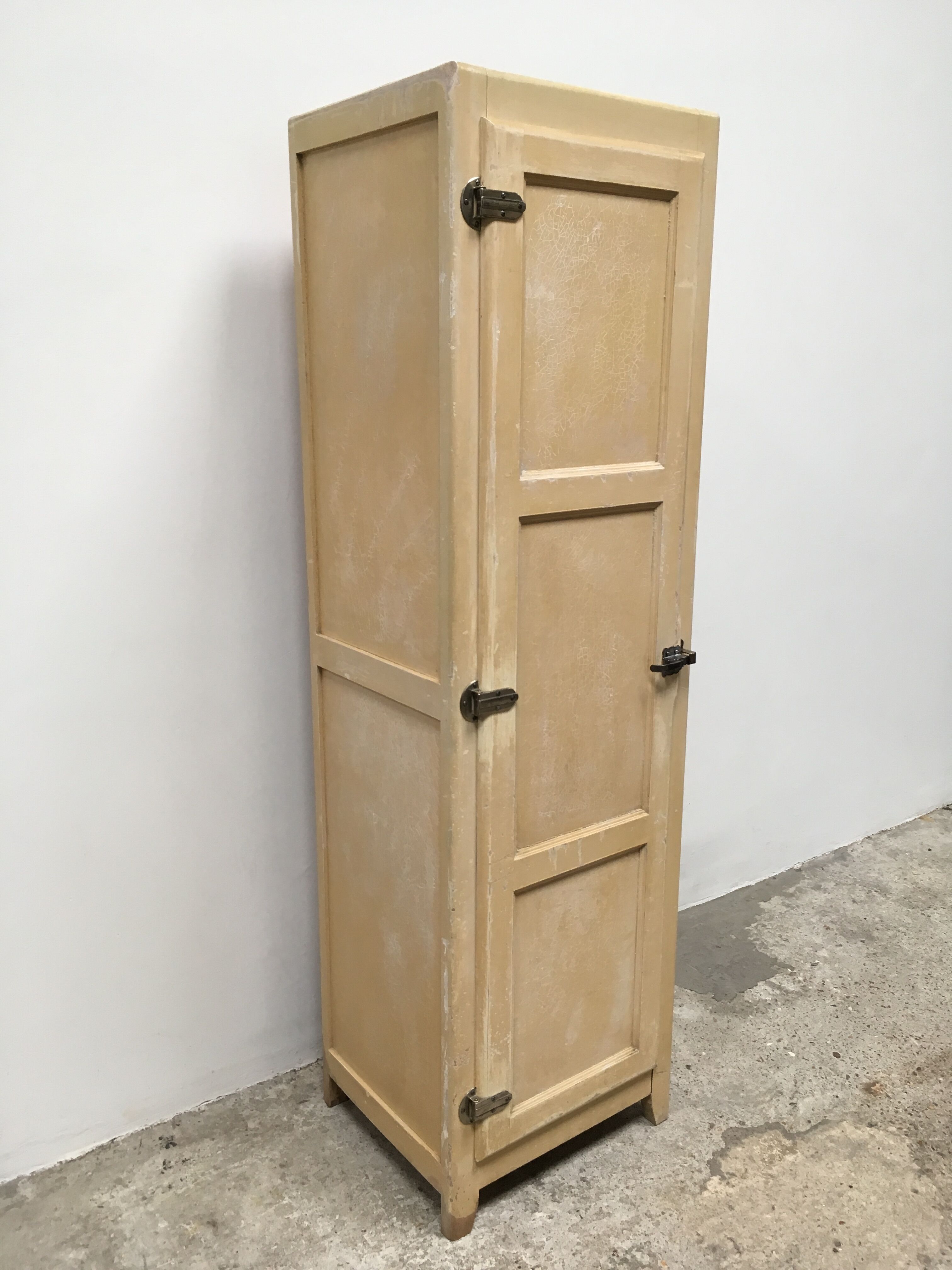 Cabinet Paris cooler