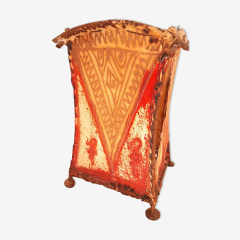 Lampe sur pied, art africain années 90, en fer et cuir