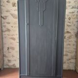 Art Deco cloakroom