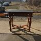 Console ancienne en bois noir, tiroir central et pieds tournés, style XIXe