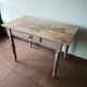 Table en bois bureau patine grise