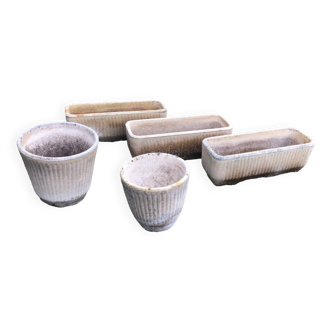 Lot 5 round and rectangular planters