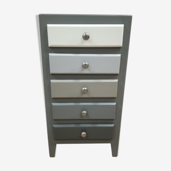 Grey chest of drawers