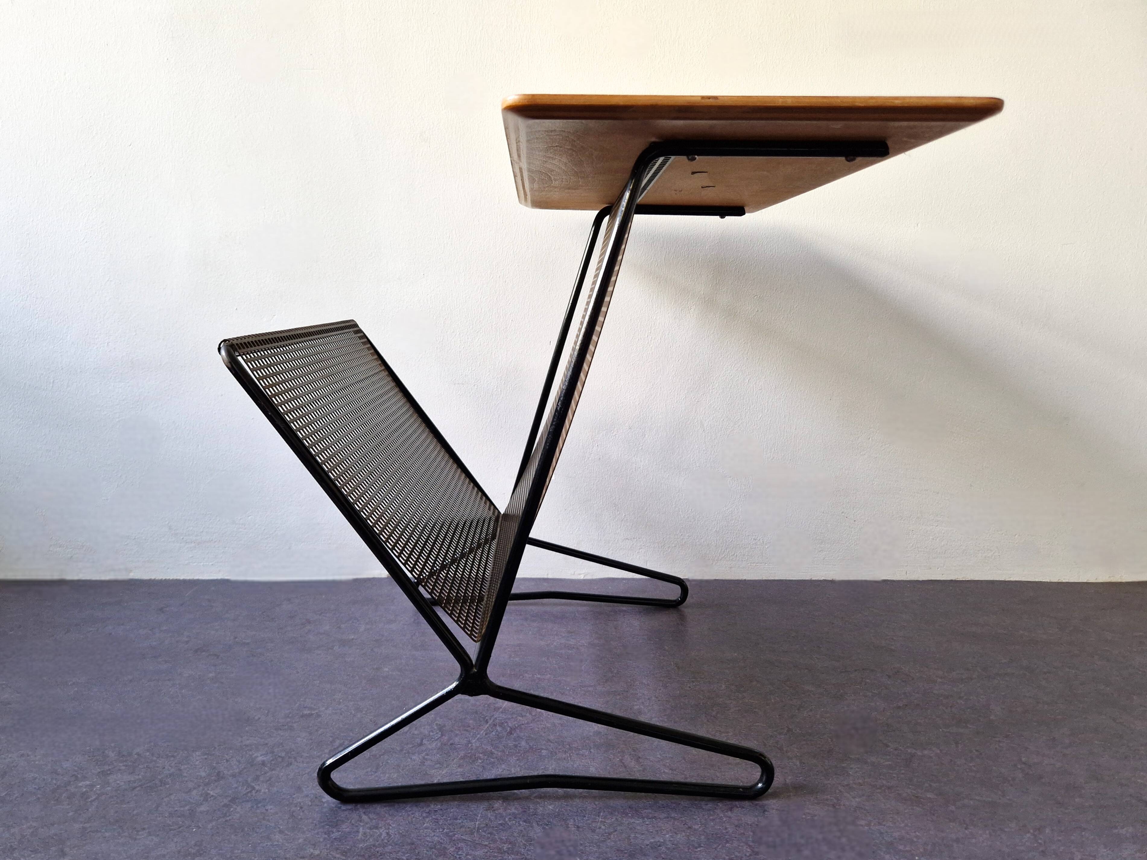 TM05 sidetable/magazine rack by Cees Braakman for Pastoe, The Netherlands 1950's