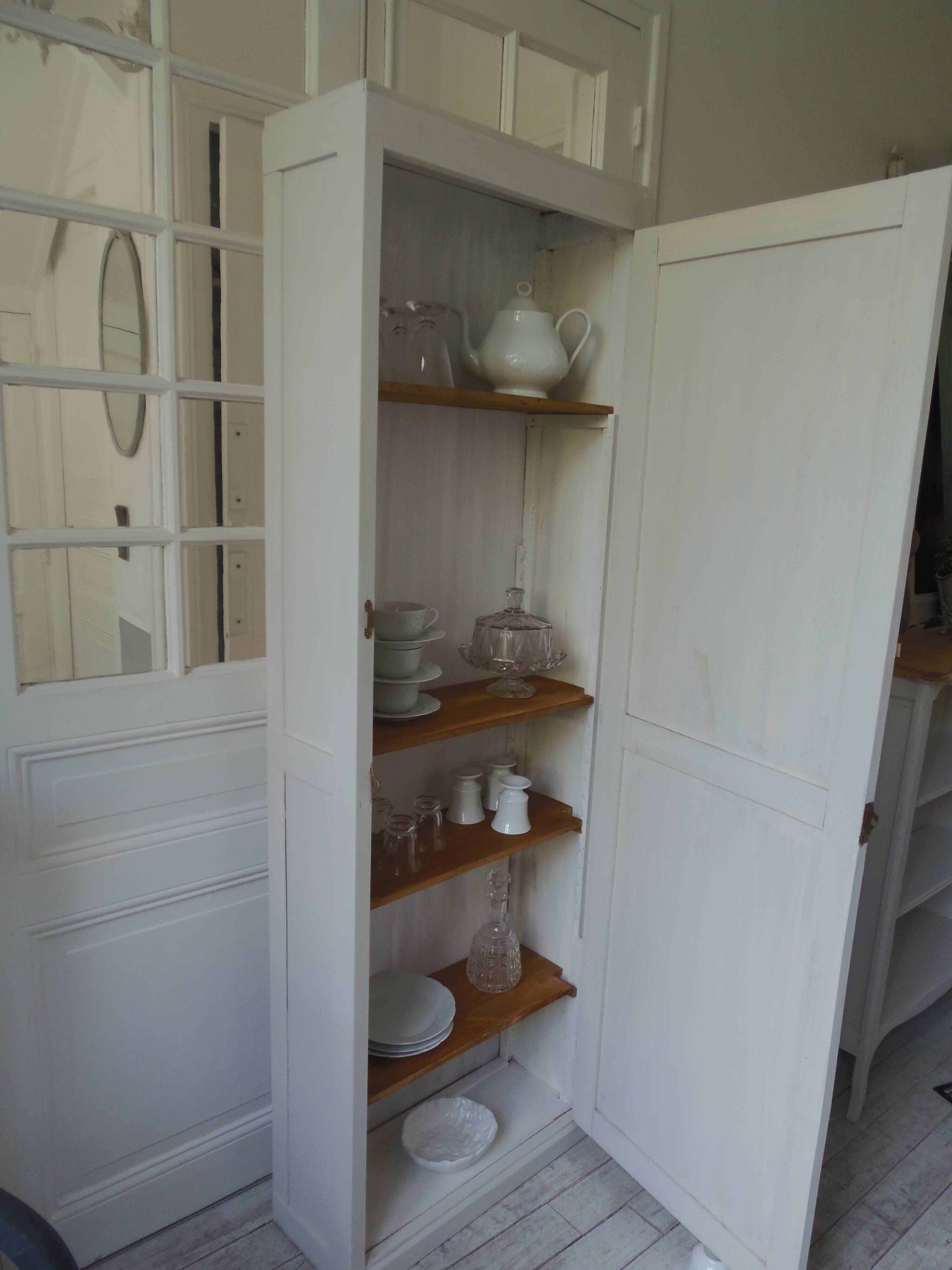 Bonnetière, vintage shallow dresser re-enchanted in pearl grey.