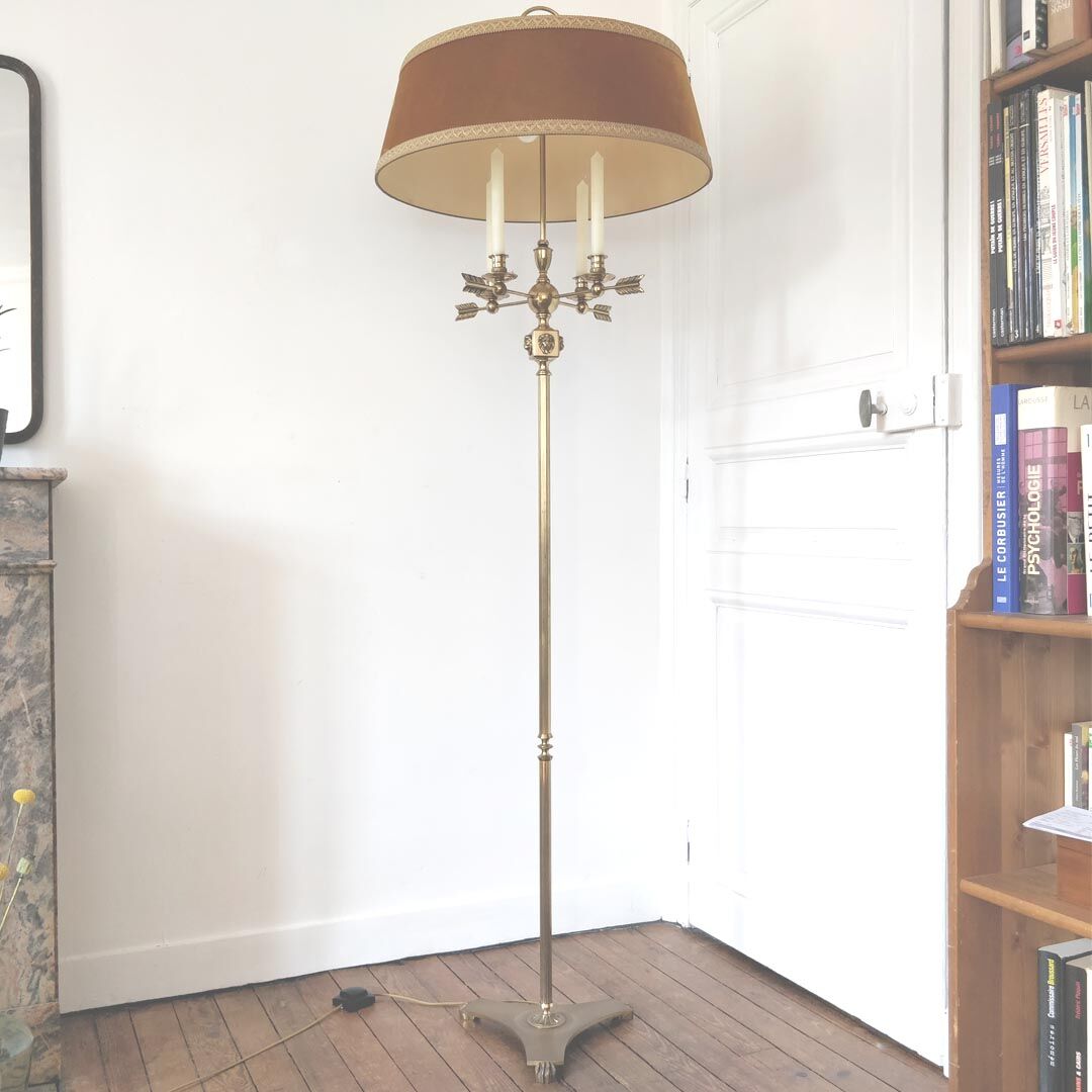 Floor lamp in lion head brass and claws