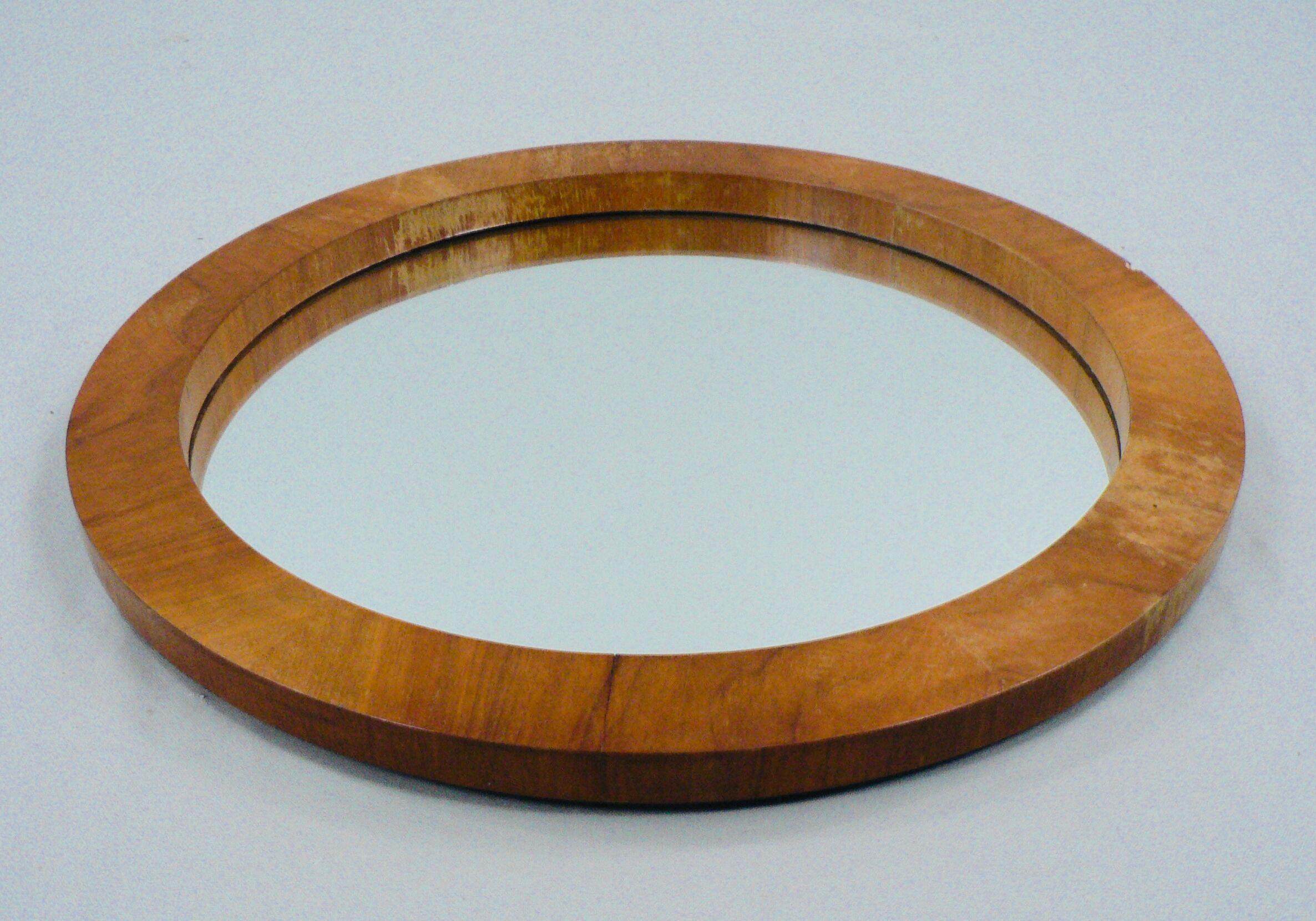 Round mirror 60cm