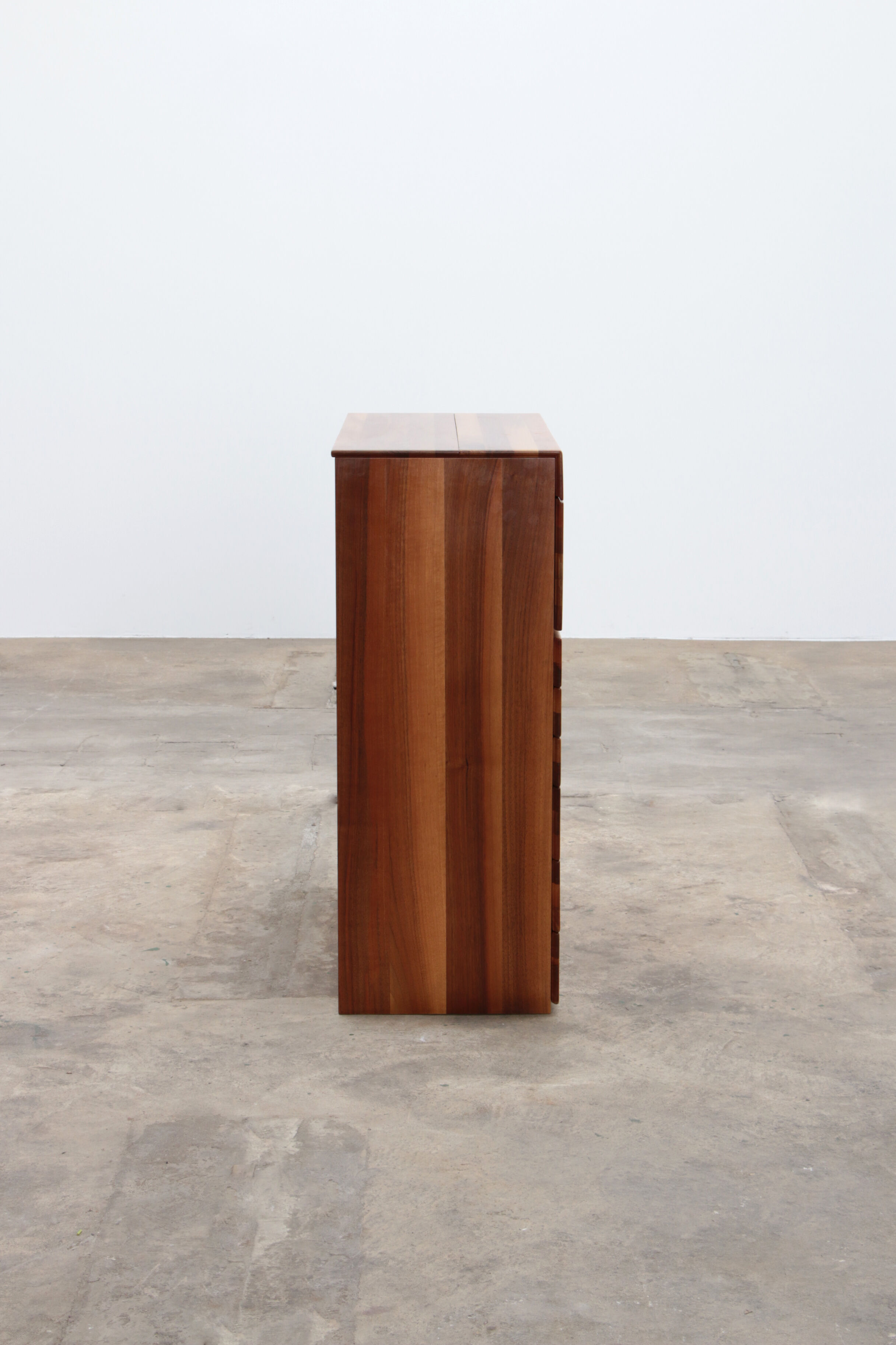 Afra & Tobia Scarpa Walnut secretary chest of drawers for Molteni, 1970 Italy