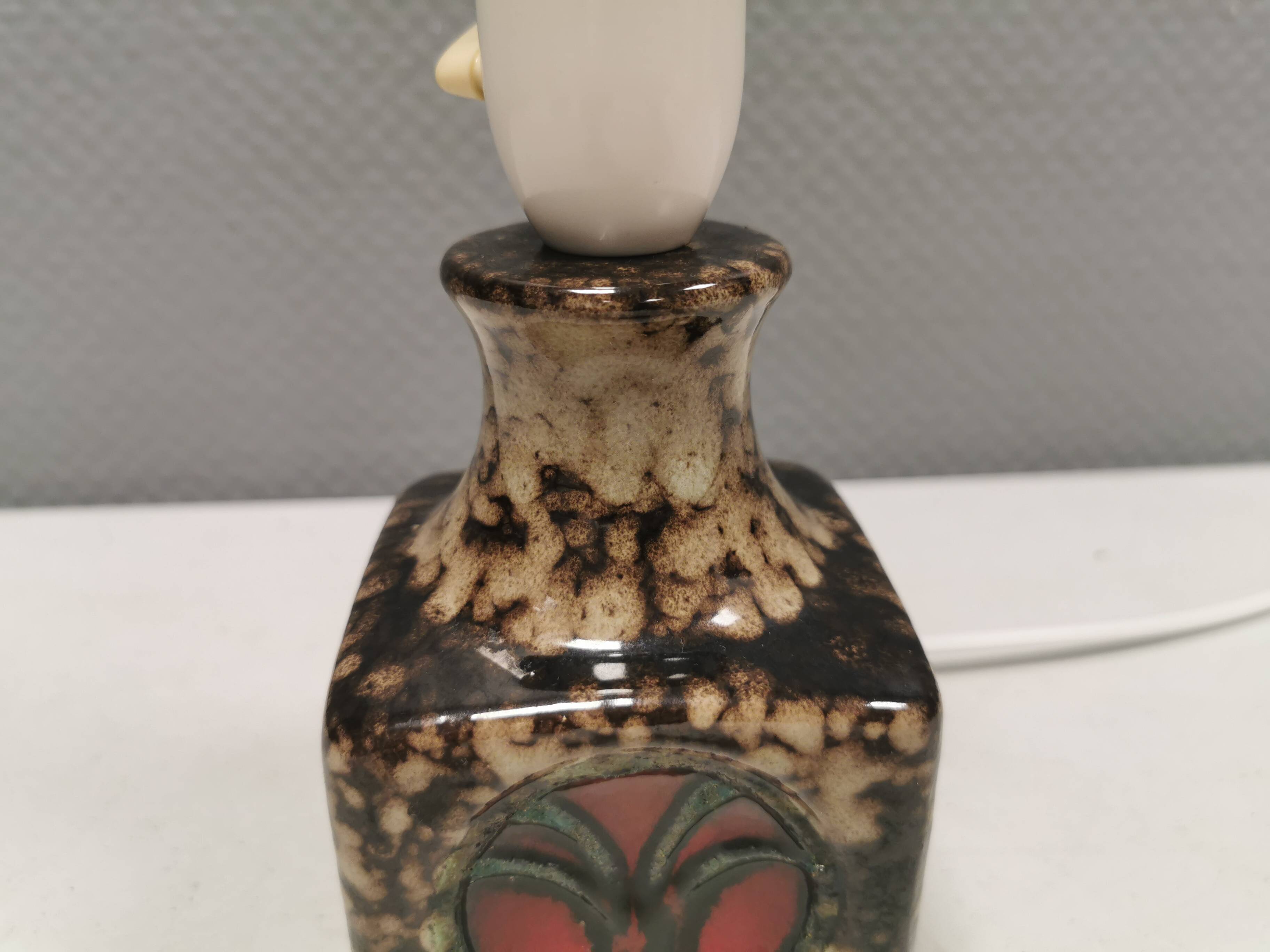 Small delicious ceramic table lamp, Danish and estimated from the 1970s.