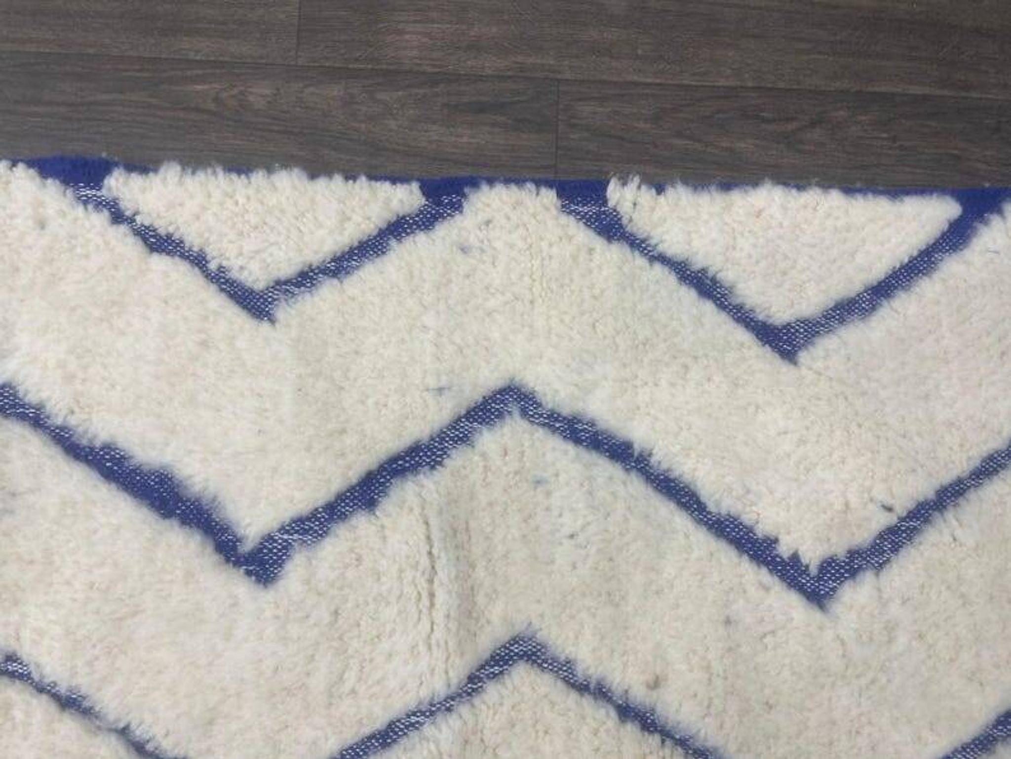 Moroccan Berber rug decorated 250cm x 150cm