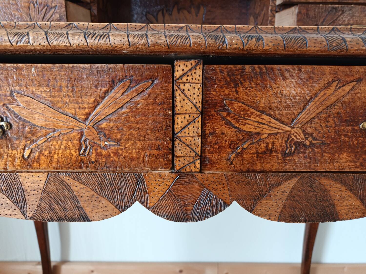 Secretary with carved shelves, early 20th century.