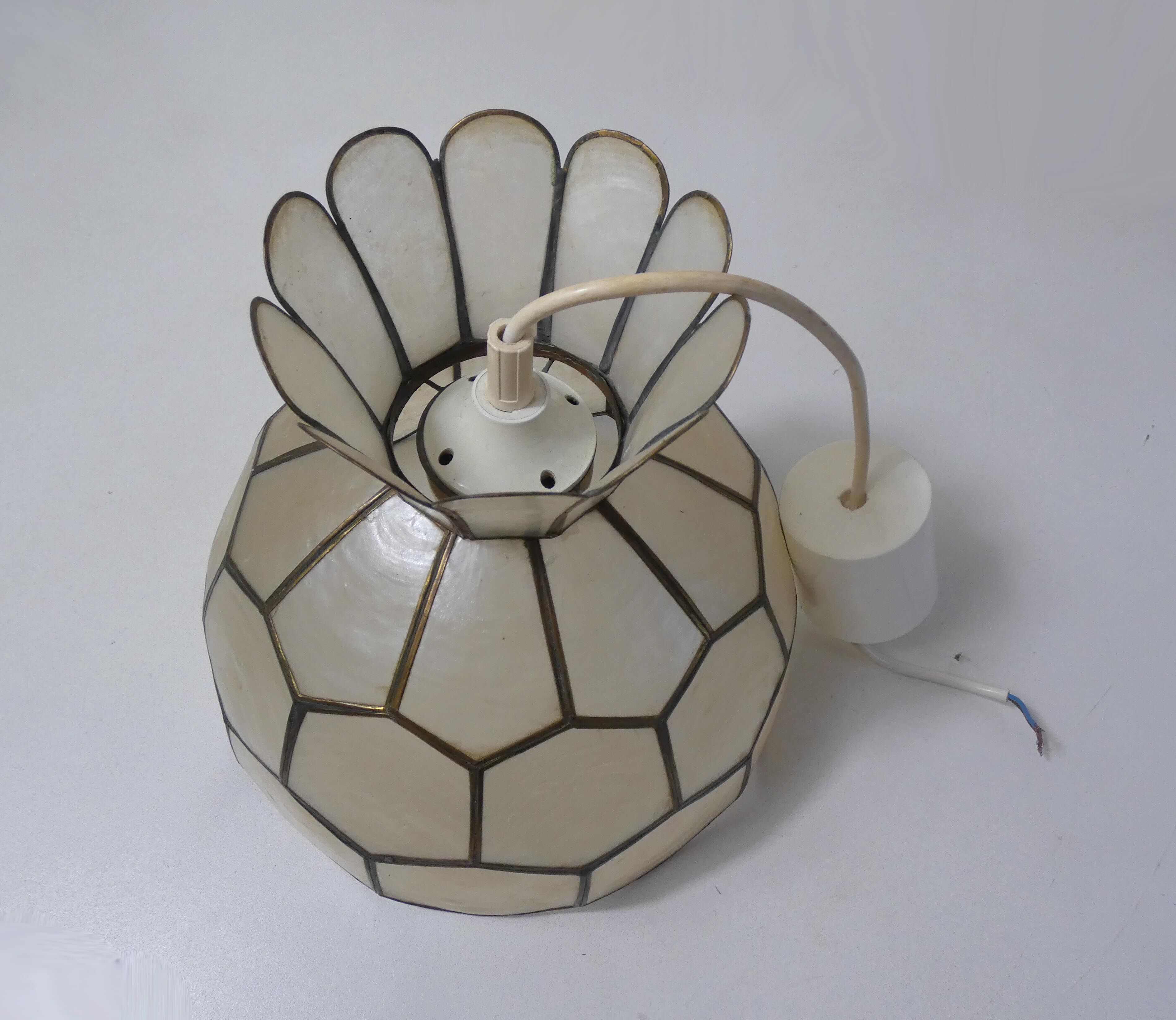 Suspension en nacre et laiton