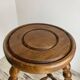Tabouret tripode en bois tourné