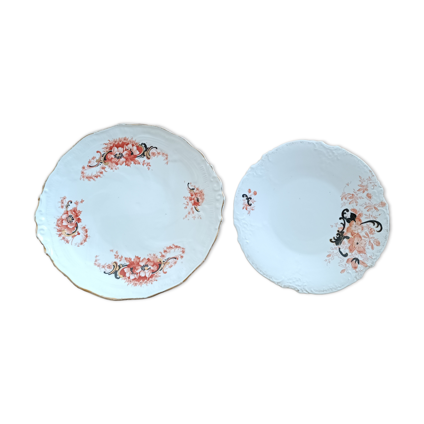 Two porcelain cake dishes
