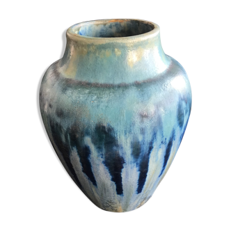 Pierrefonds sandstone vase