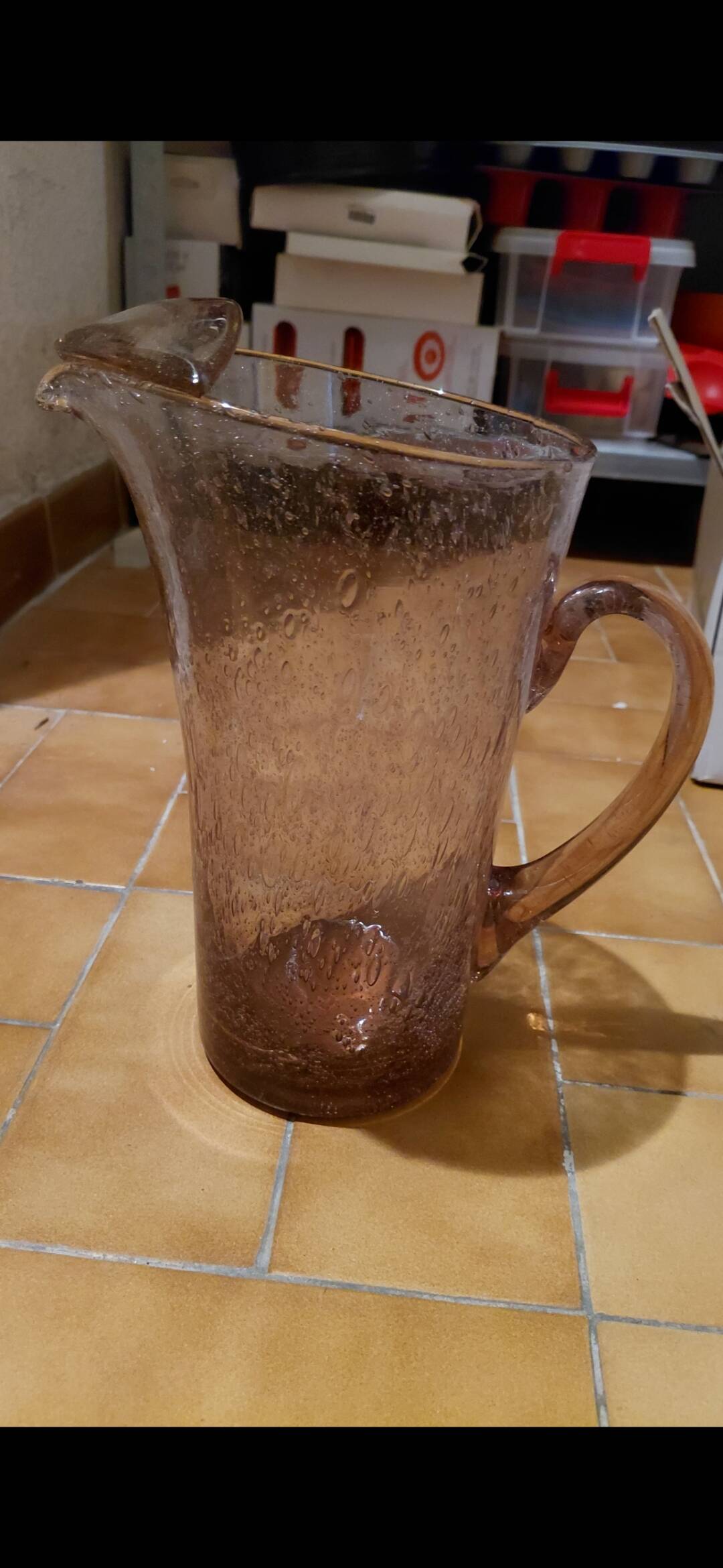 Pichet en verre soufflé rosé Verrerie Le Biot