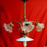 Ancien Lustre Bronze / laiton 3 tulipes en verre opaque , transparent , vintage