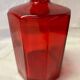 Carafe en verre rouge