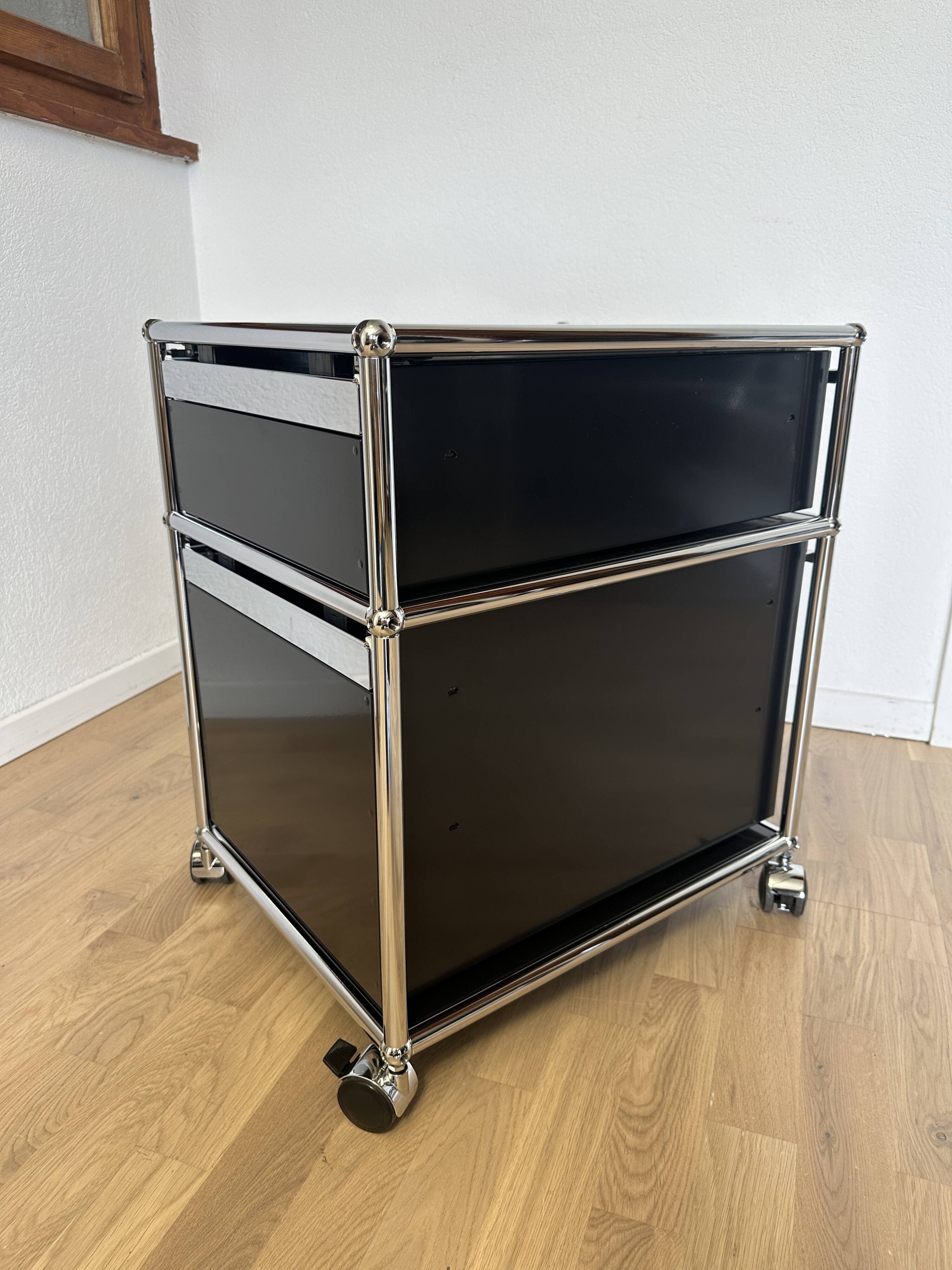 USM Haller mobile cabinet in Graphite Black