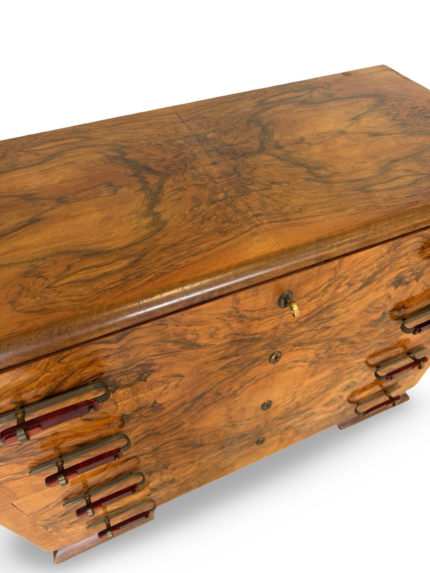Walnut burl commode, Italian Art Deco, 1940s.