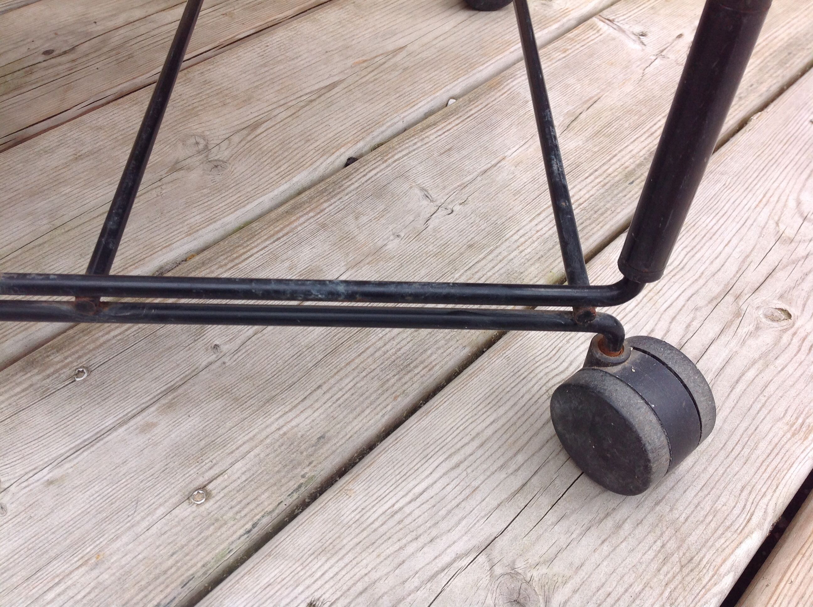 Perforated iron rolling table