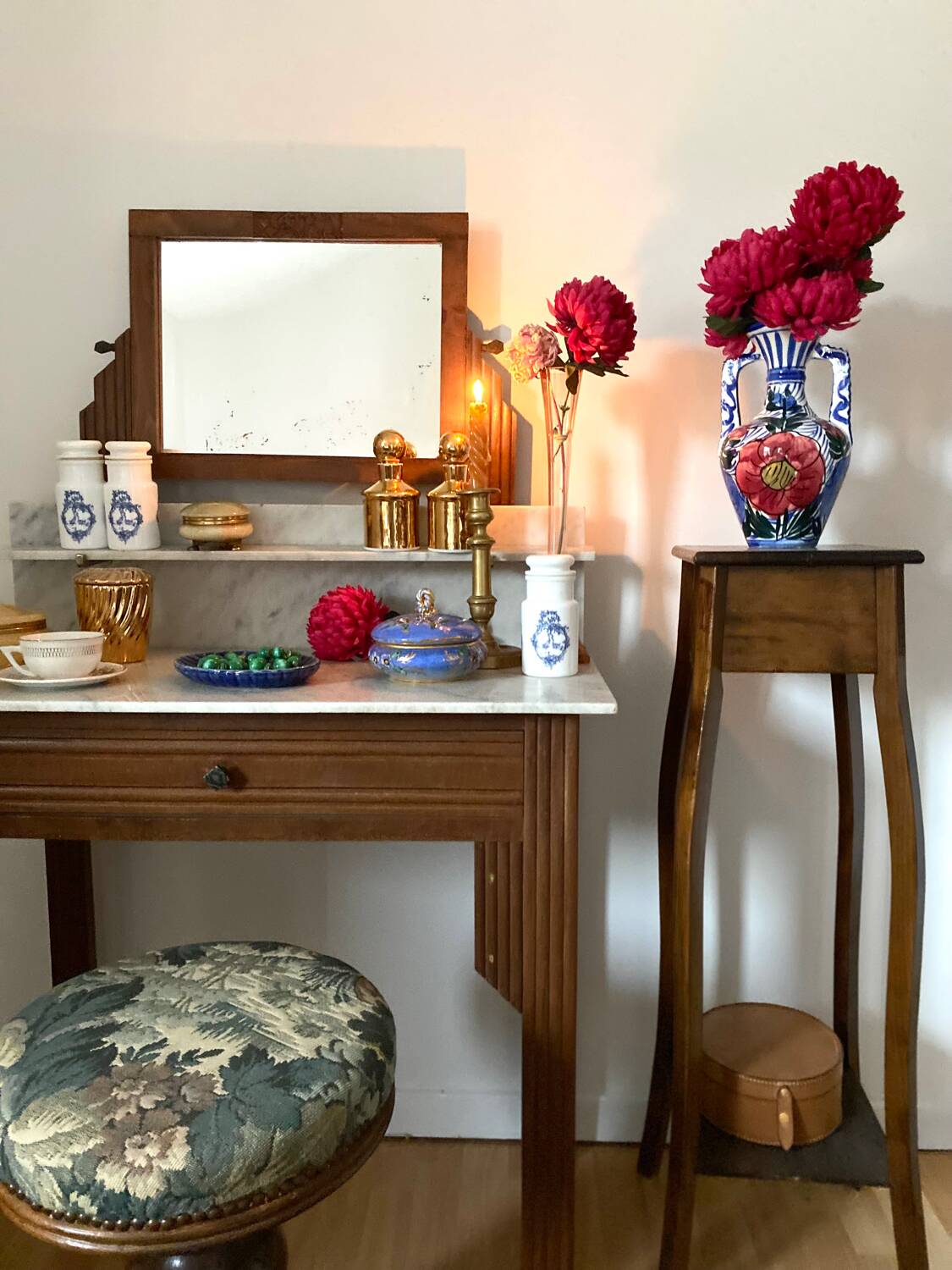 Old art deco wooden dressing table