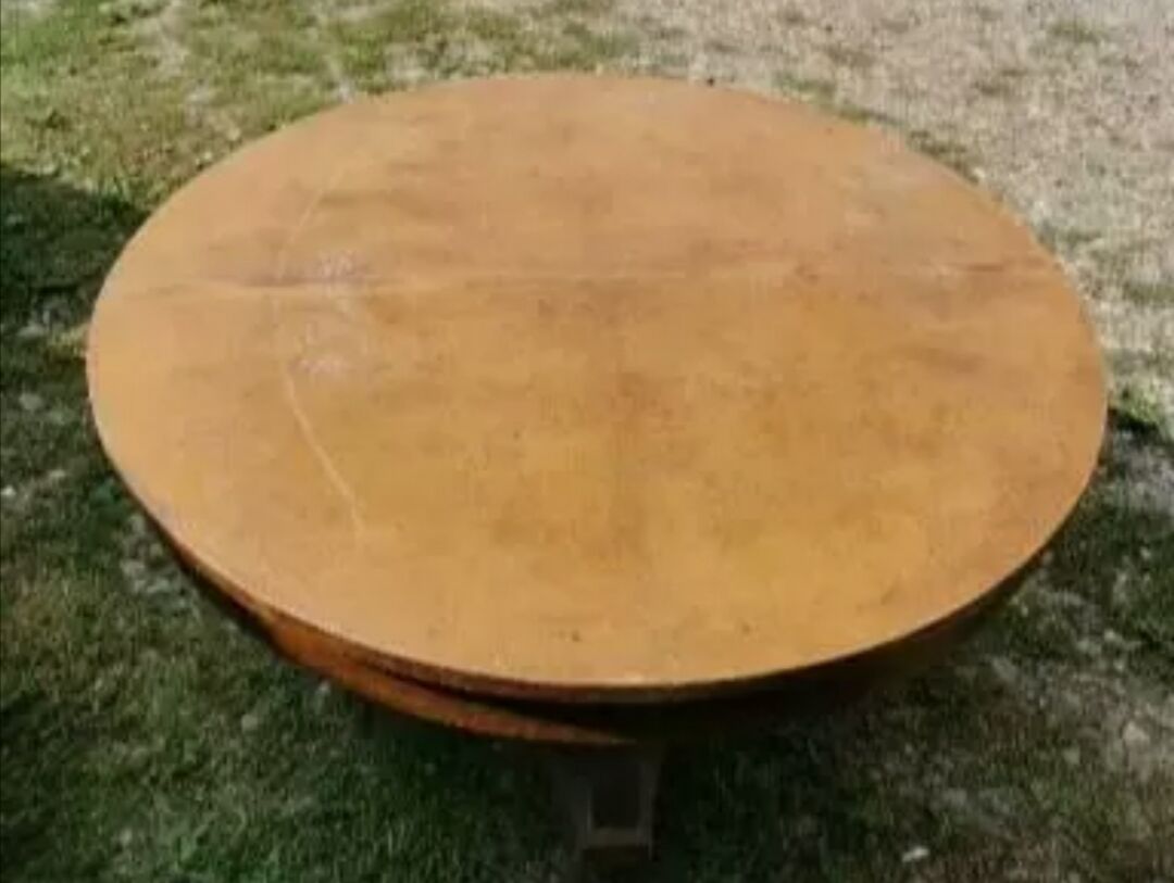 Beautiful art deco round table with central cask, 1930/40 marquetry decoration