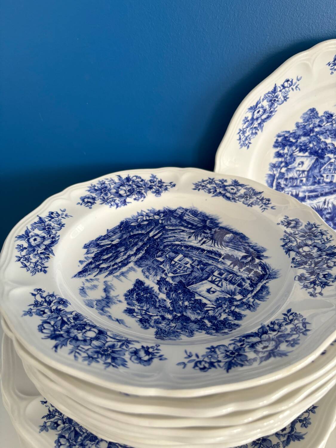 English country style deep plate, Moulin des Loups