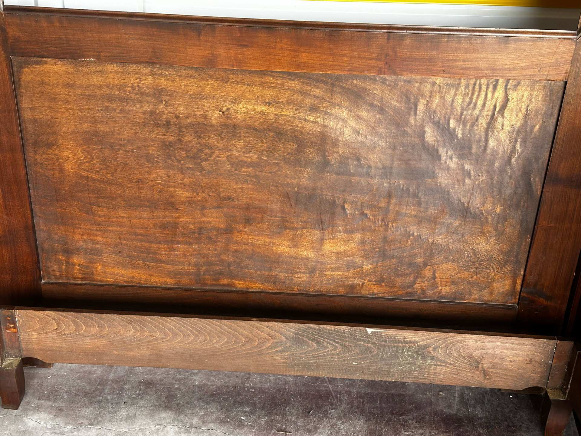 Solid wood bookshelf - French work from the 1950s