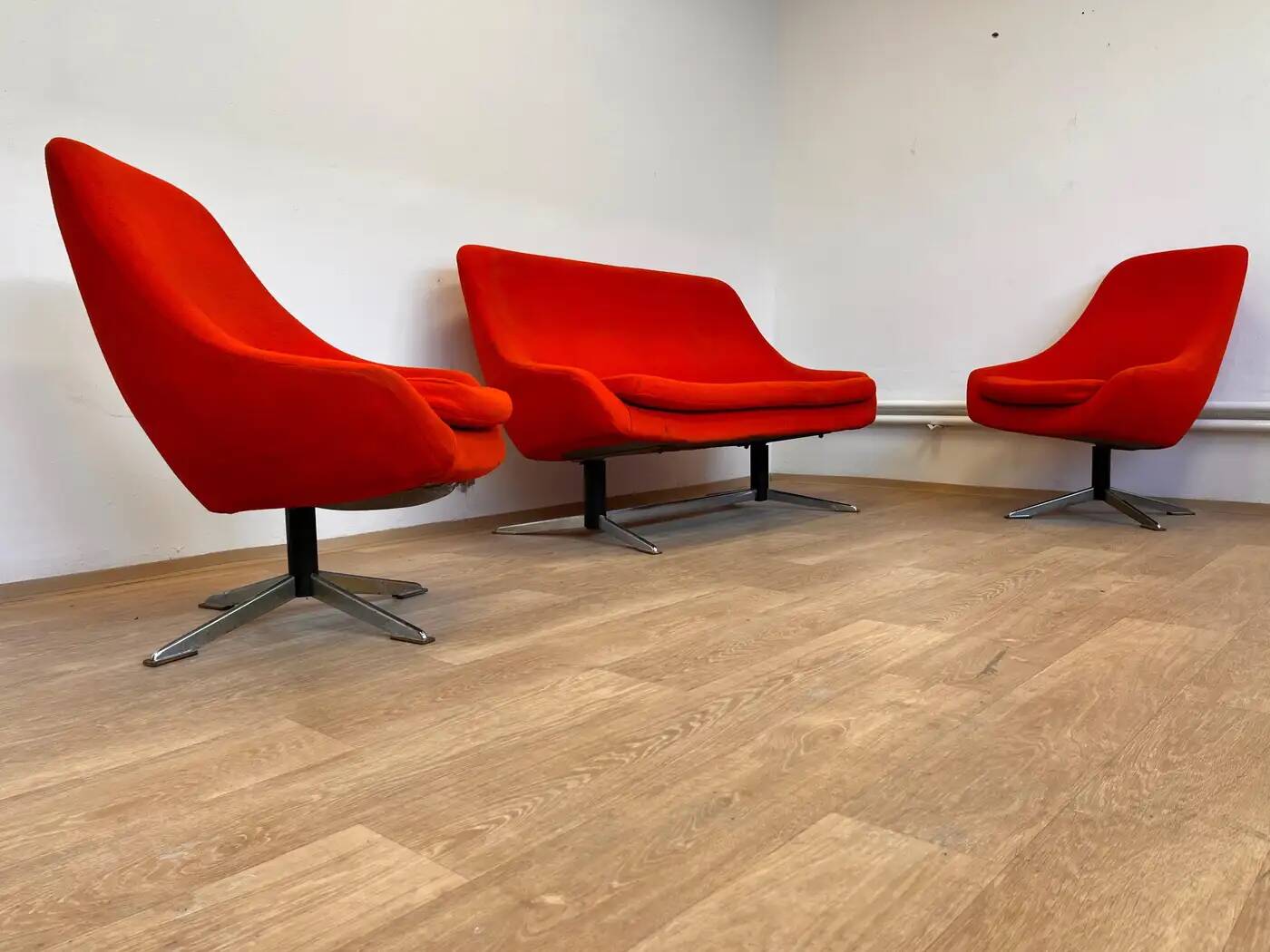 Set of mid-century French style Space Age cocktail sofa and chairs - 1970s