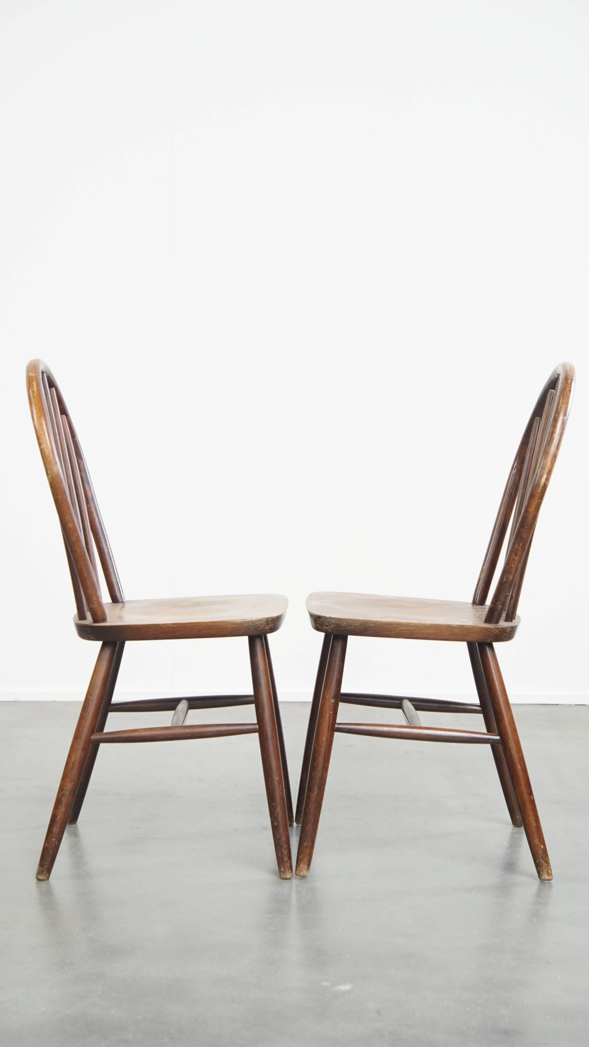 Ensemble de 8 chaises Windsor vintage en bois à dossier fuseau des années 1970