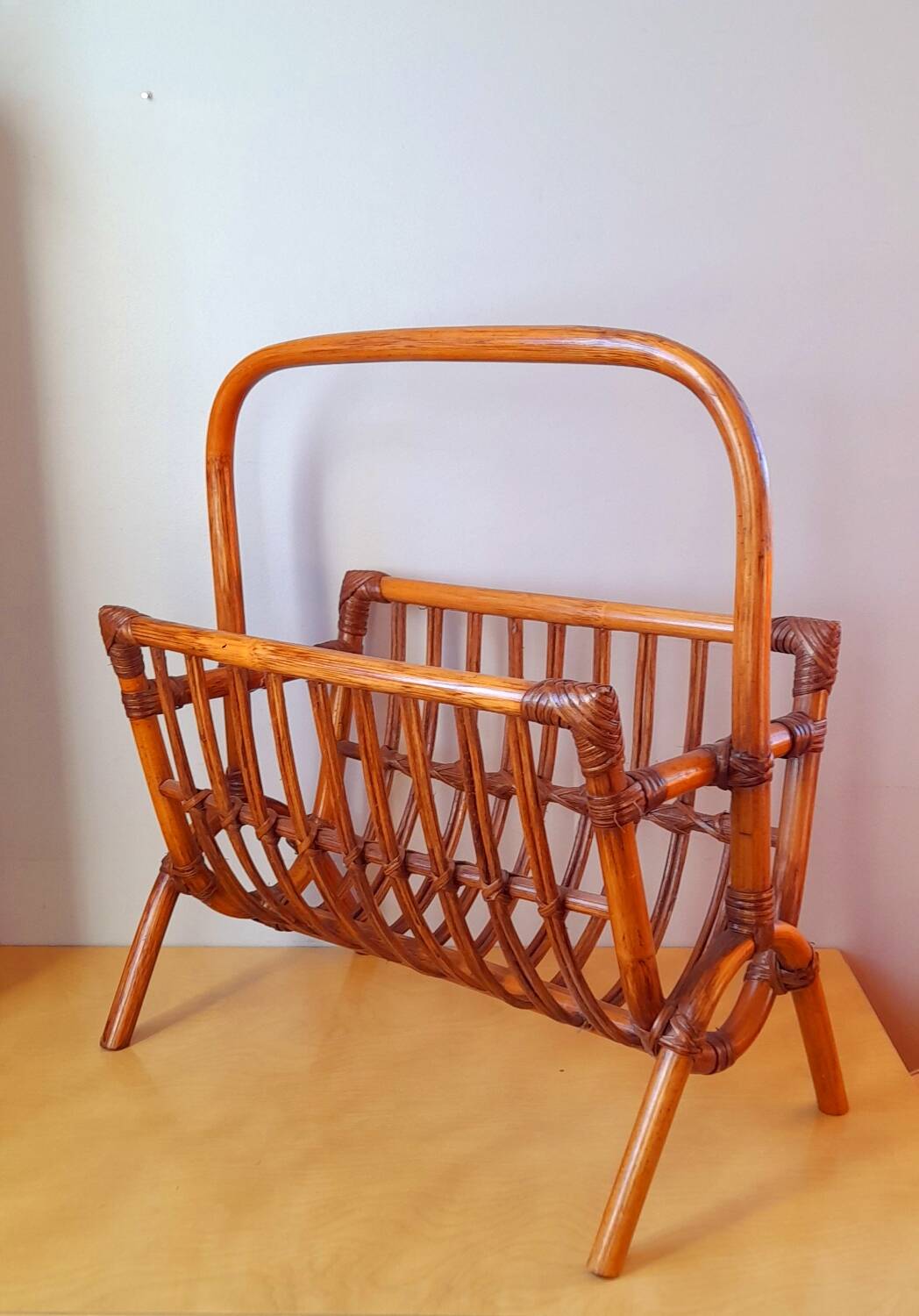 Rattan magazine rack 60s