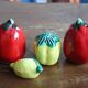 Set of glazed ceramic salt and pepper shakers – Fruits & vegetables