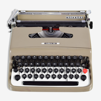 Olivetti Lettera 22 writing machine