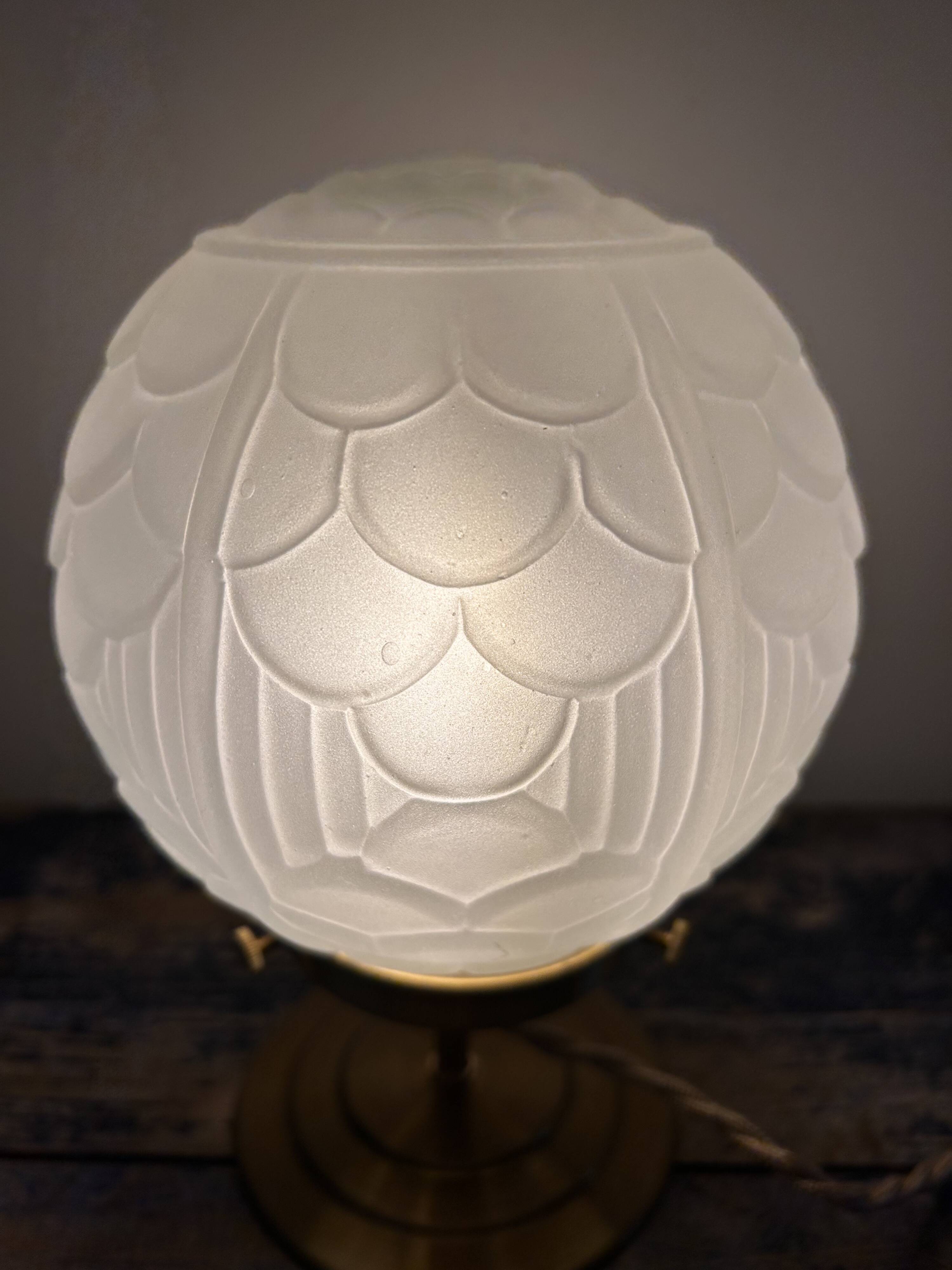 Art Deco globe table lamp