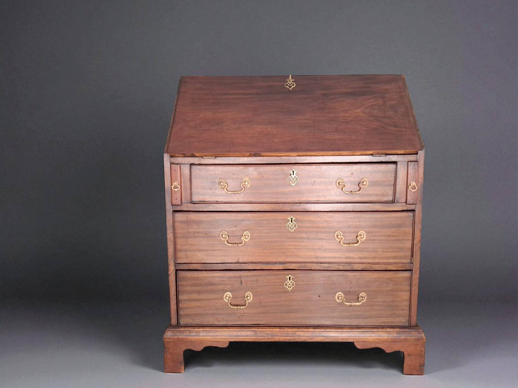 Bureau secrétaire antique français – Louis XVI, acajou massif, vers 1790