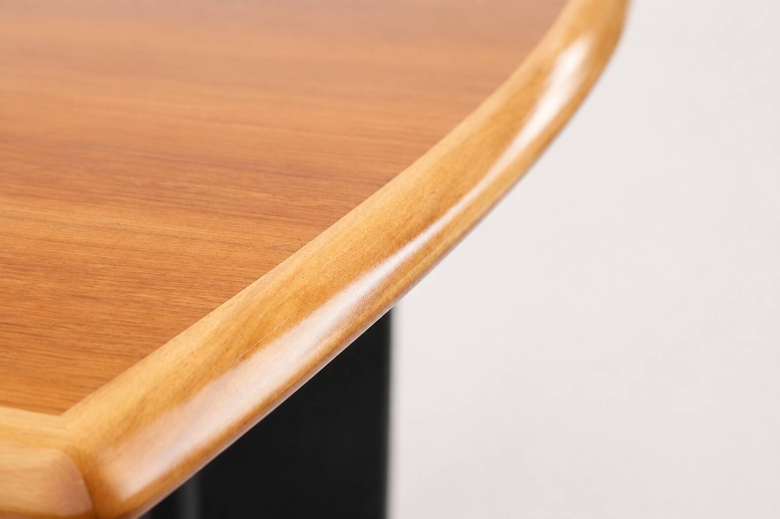 1990’s Vintage design dining table