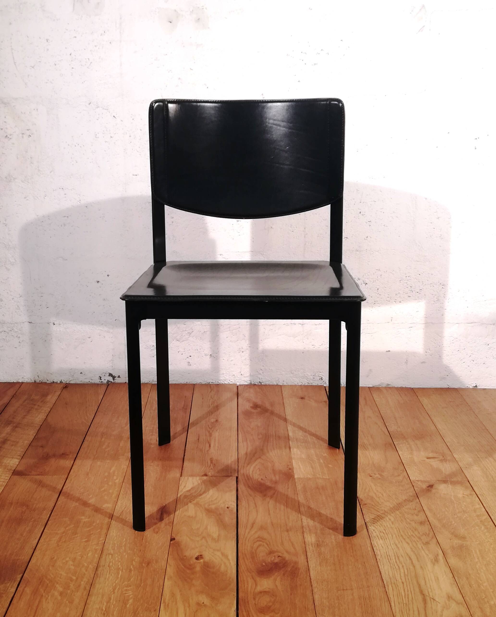 Set of 4 Matteo Grassi dining room chairs