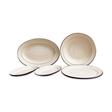 Lot de 5 plats en grés