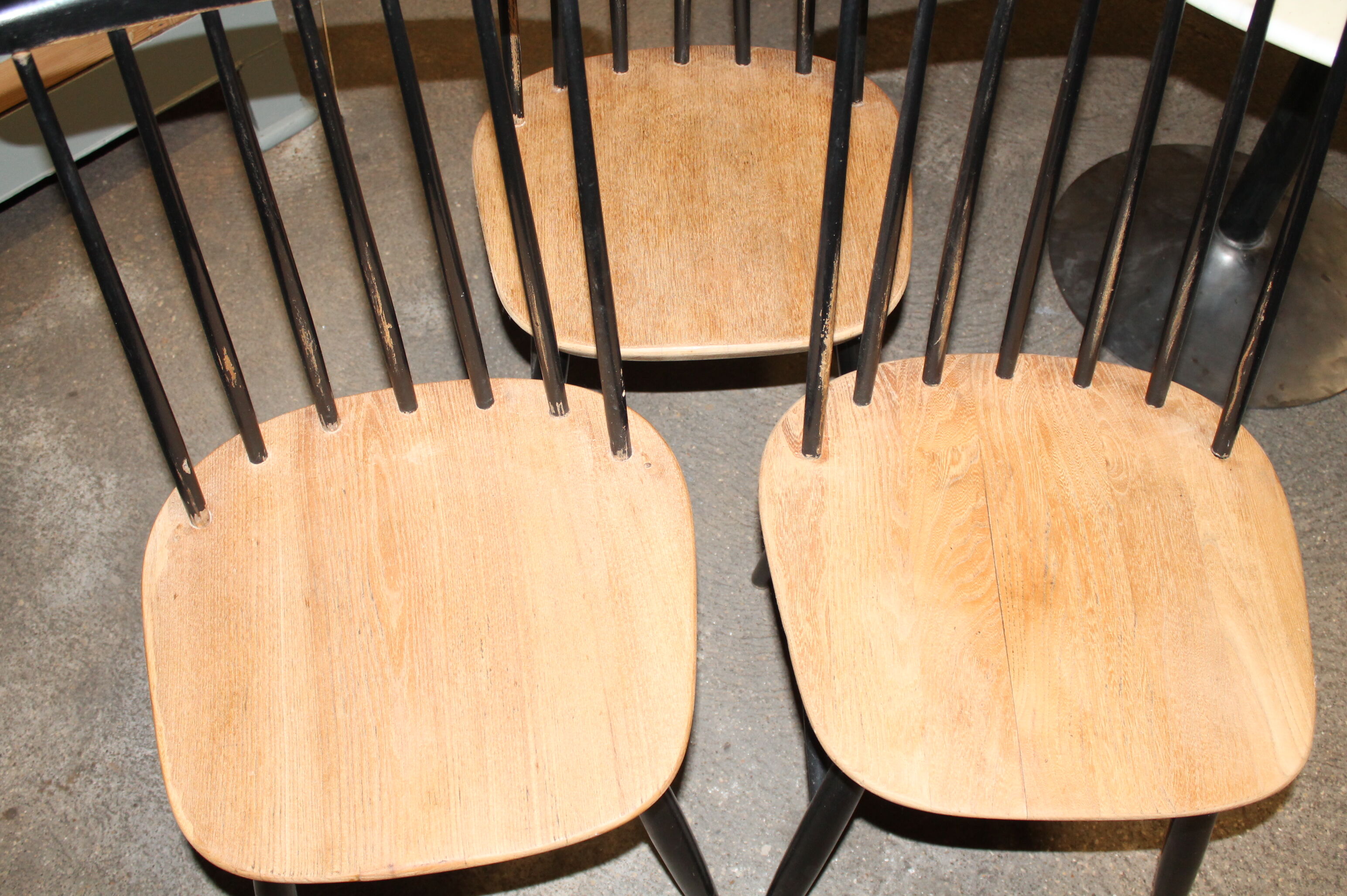 Marble round table and chairs