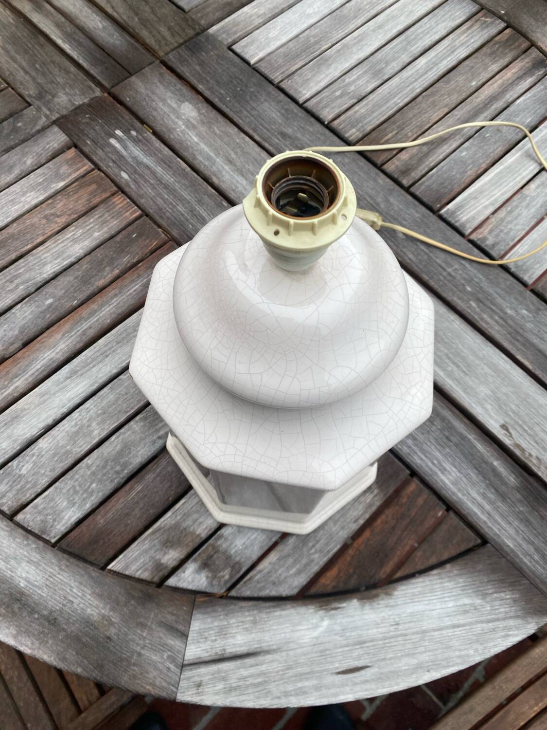 Cracked ceramic lamp