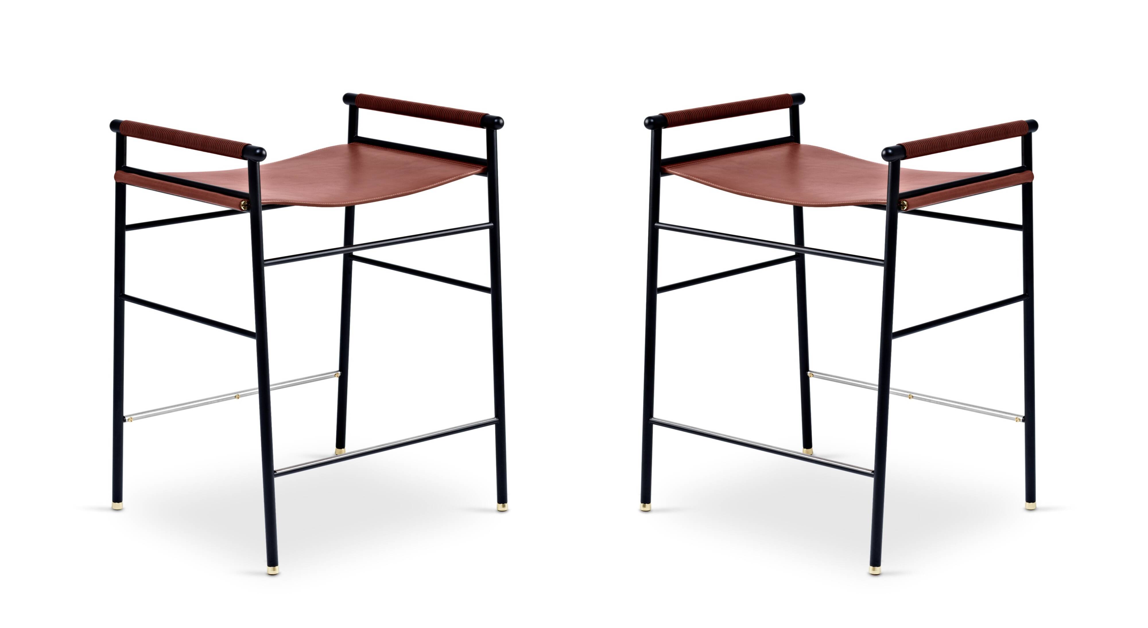 Paire de tabourets de bar sans dossier, couleur cognac et métal noir