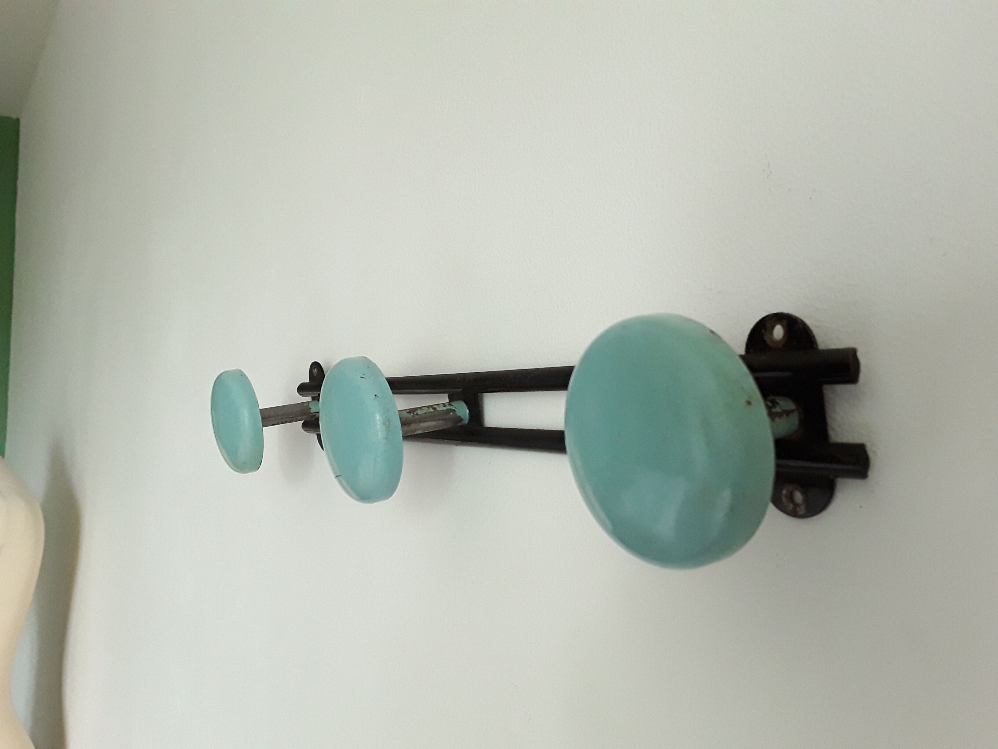 Porte manteau vintage 3 patères métal bleu et noir